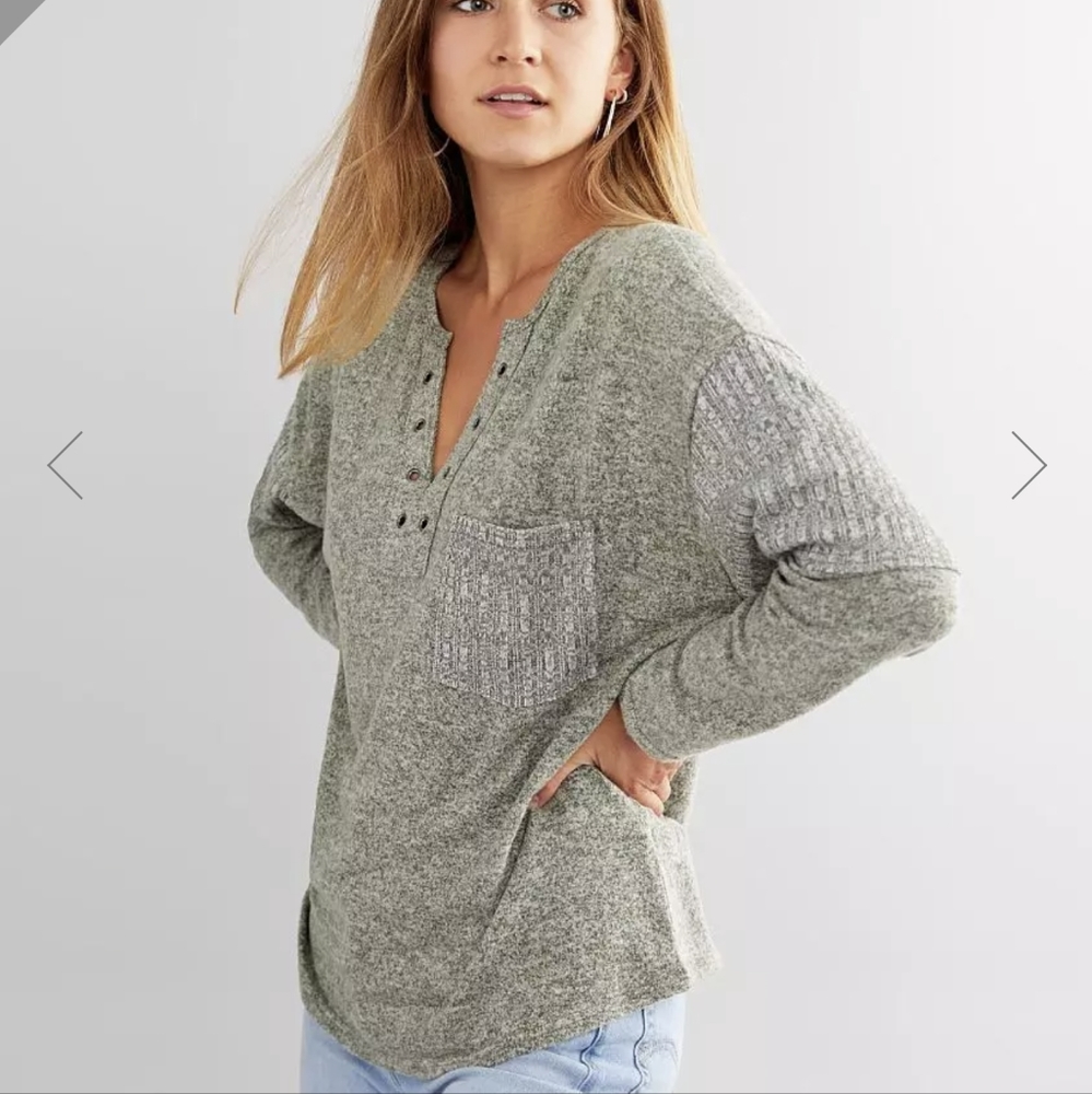 BKE Sz MD Women's  Shirt